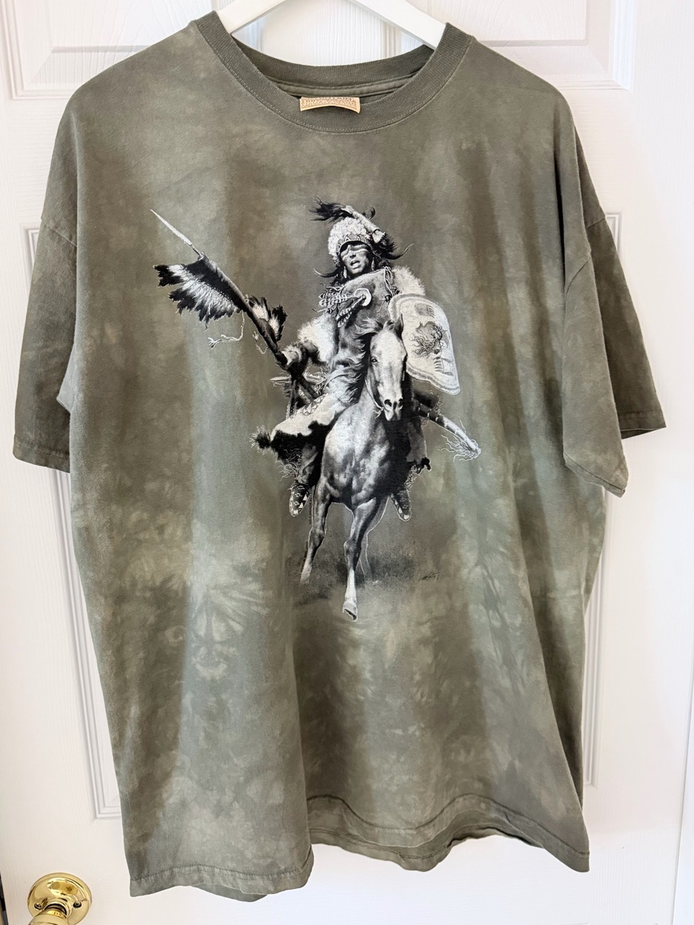 The Mountain T Shirt Mens Size XL Green Wolf Native American Indian White Horse